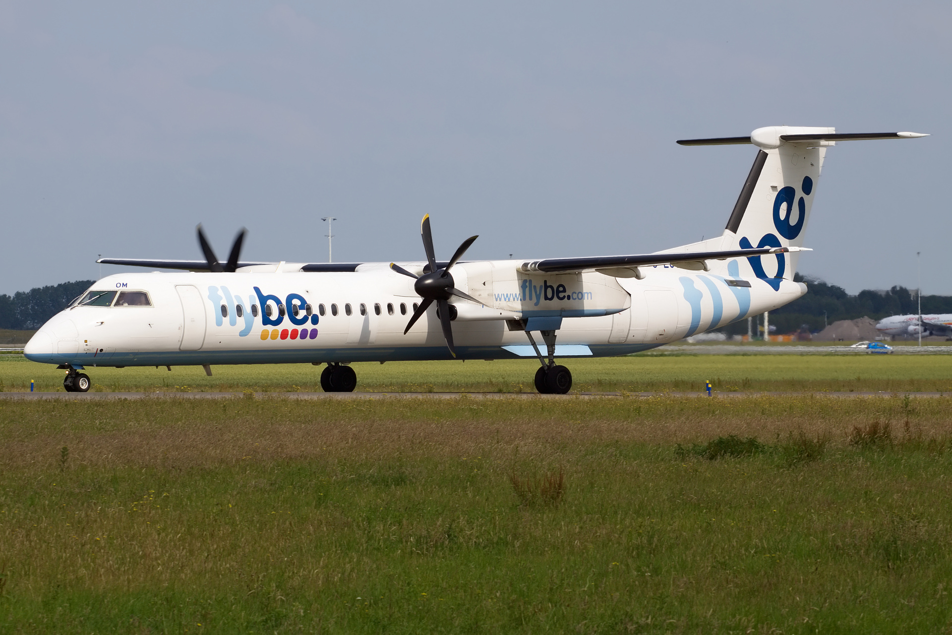 G-ECOM (Aircraft » Schiphol Spotting » Bombardier Q400 Dash 8 » FlyBe)