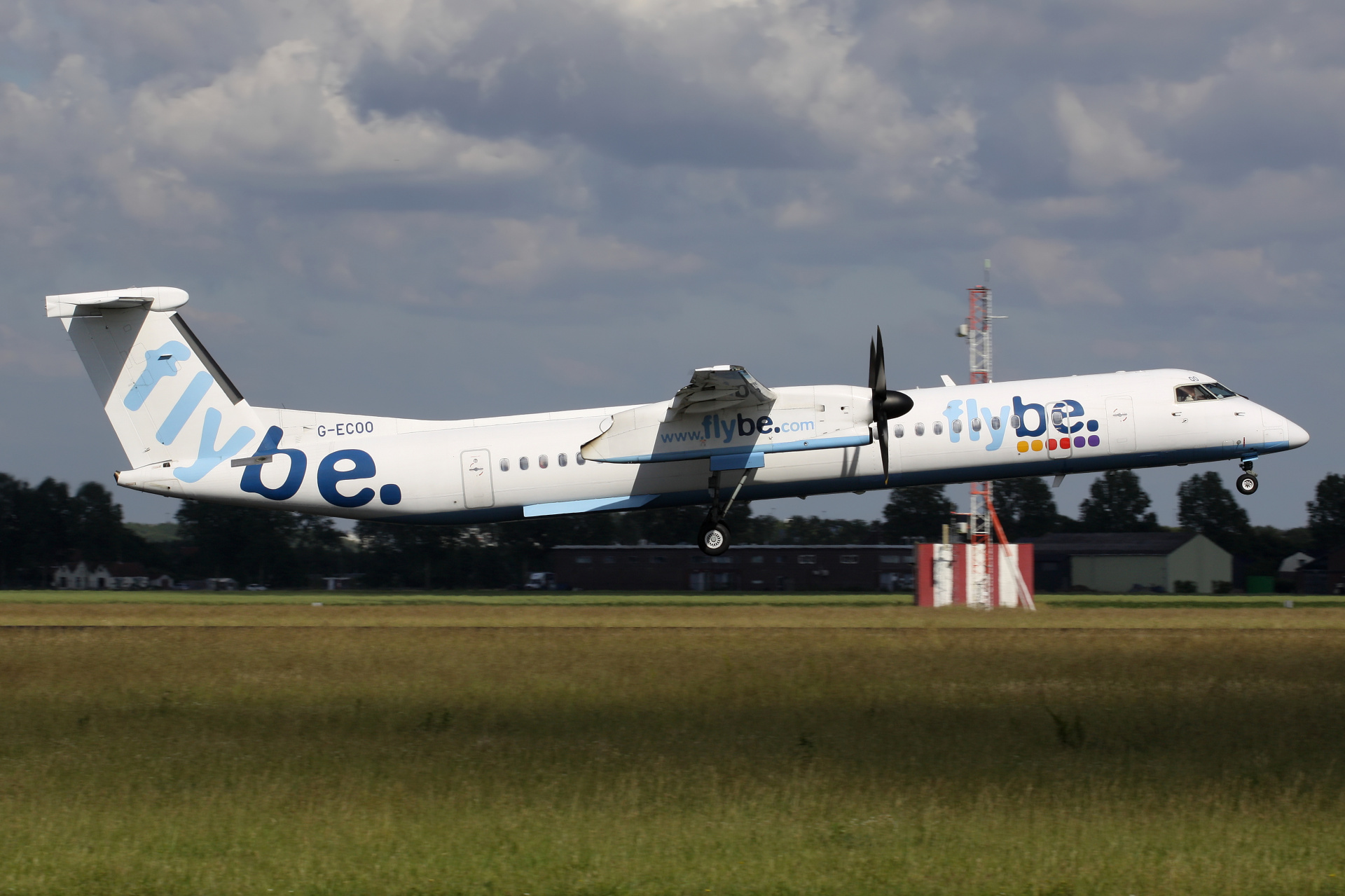 G-ECOO (Aircraft » Schiphol Spotting » Bombardier Q400 Dash 8 » FlyBe)