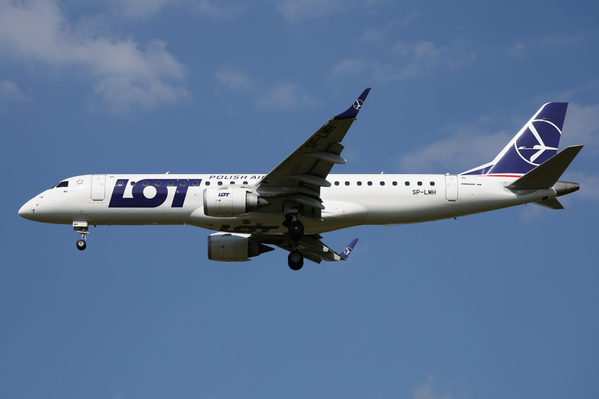 SP-LMH (Samoloty » Spotting na EPWA » Embraer E190 » Polskie Linie Lotnicze LOT)