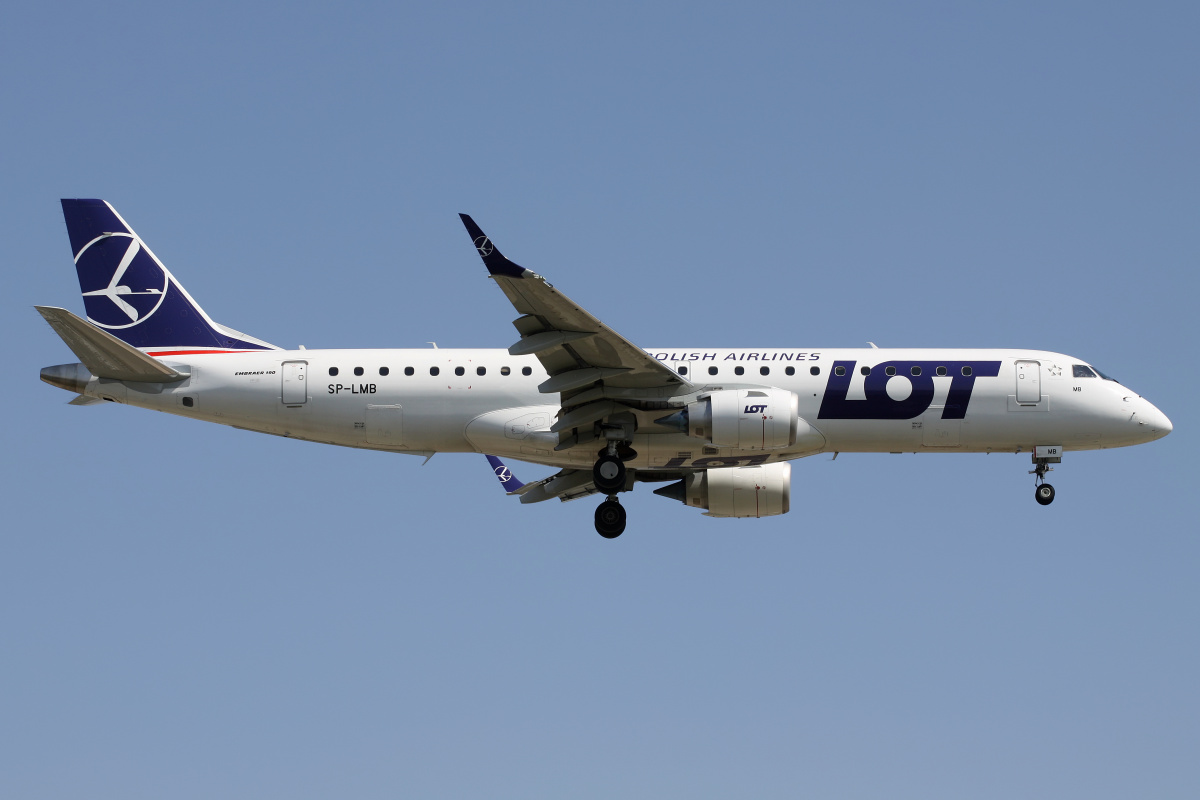 SP-LMB (Aircraft » EPWA Spotting » Embraer E190 (ERJ-190-100) » LOT Polish Airlines)