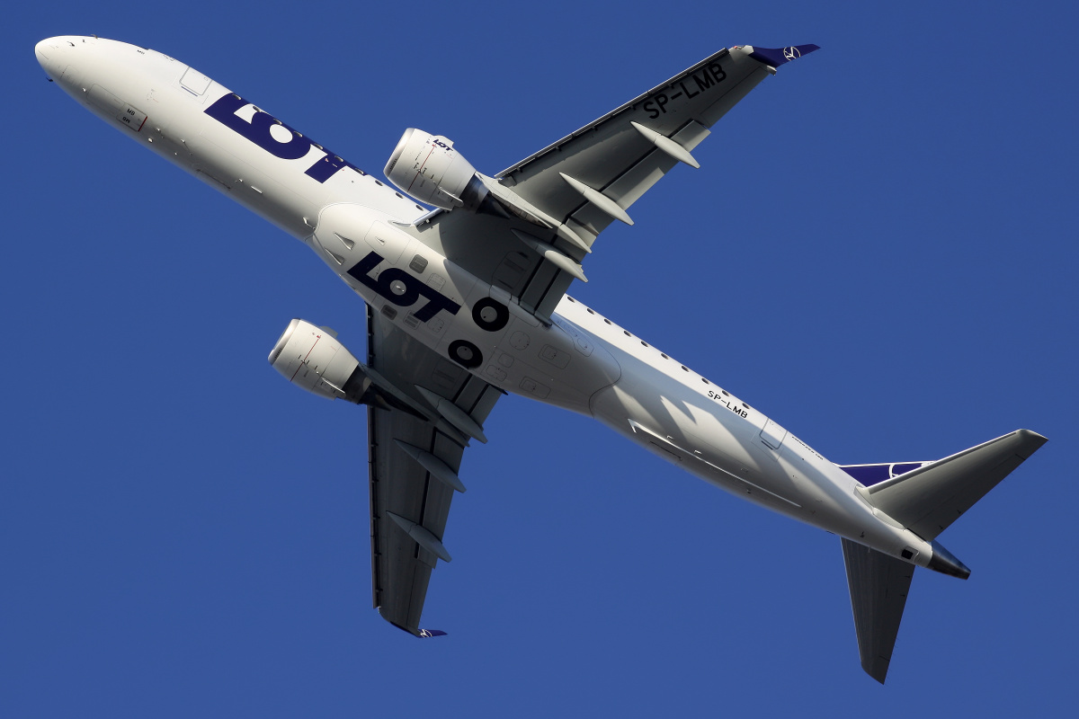 SP-LMB (Aircraft » EPWA Spotting » Embraer E190 (ERJ-190-100) » LOT Polish Airlines)