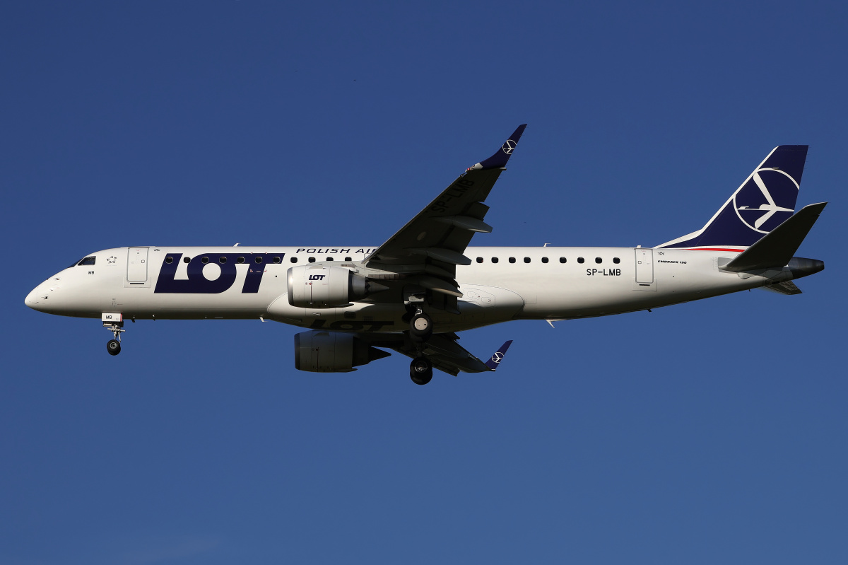 SP-LMB (Aircraft » EPWA Spotting » Embraer E190 » LOT Polish Airlines)