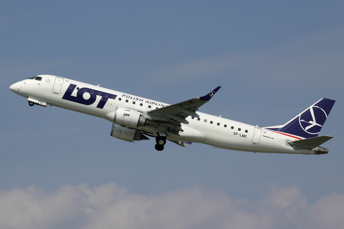 SP-LMC (Samoloty » Spotting na EPWA » Embraer E190 » Polskie Linie Lotnicze LOT)