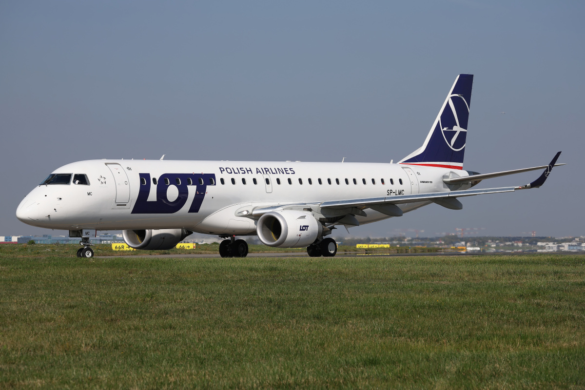 SP-LMC (Aircraft » EPWA Spotting » Embraer E190 » LOT Polish Airlines)