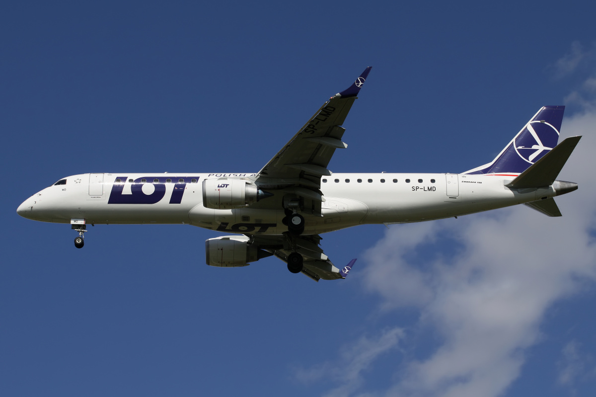 SP-LMD (Aircraft » EPWA Spotting » Embraer E190 (ERJ-190-100) » LOT Polish Airlines)