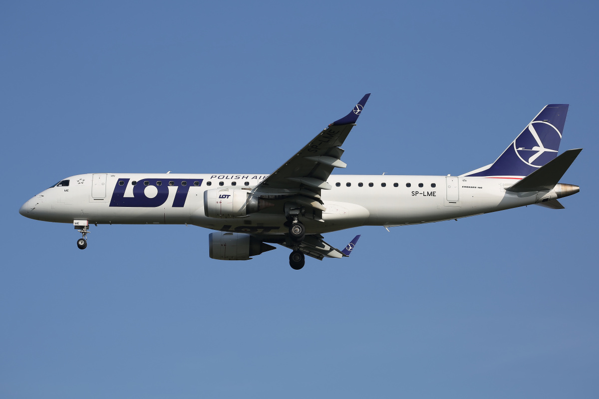 SP-LME (Aircraft » EPWA Spotting » Embraer E190 » LOT Polish Airlines)