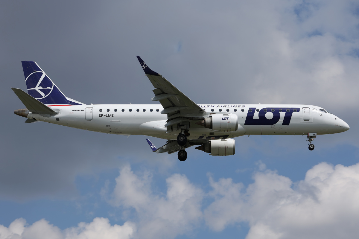 SP-LME (Samoloty » Spotting na EPWA » Embraer E190 » Polskie Linie Lotnicze LOT)