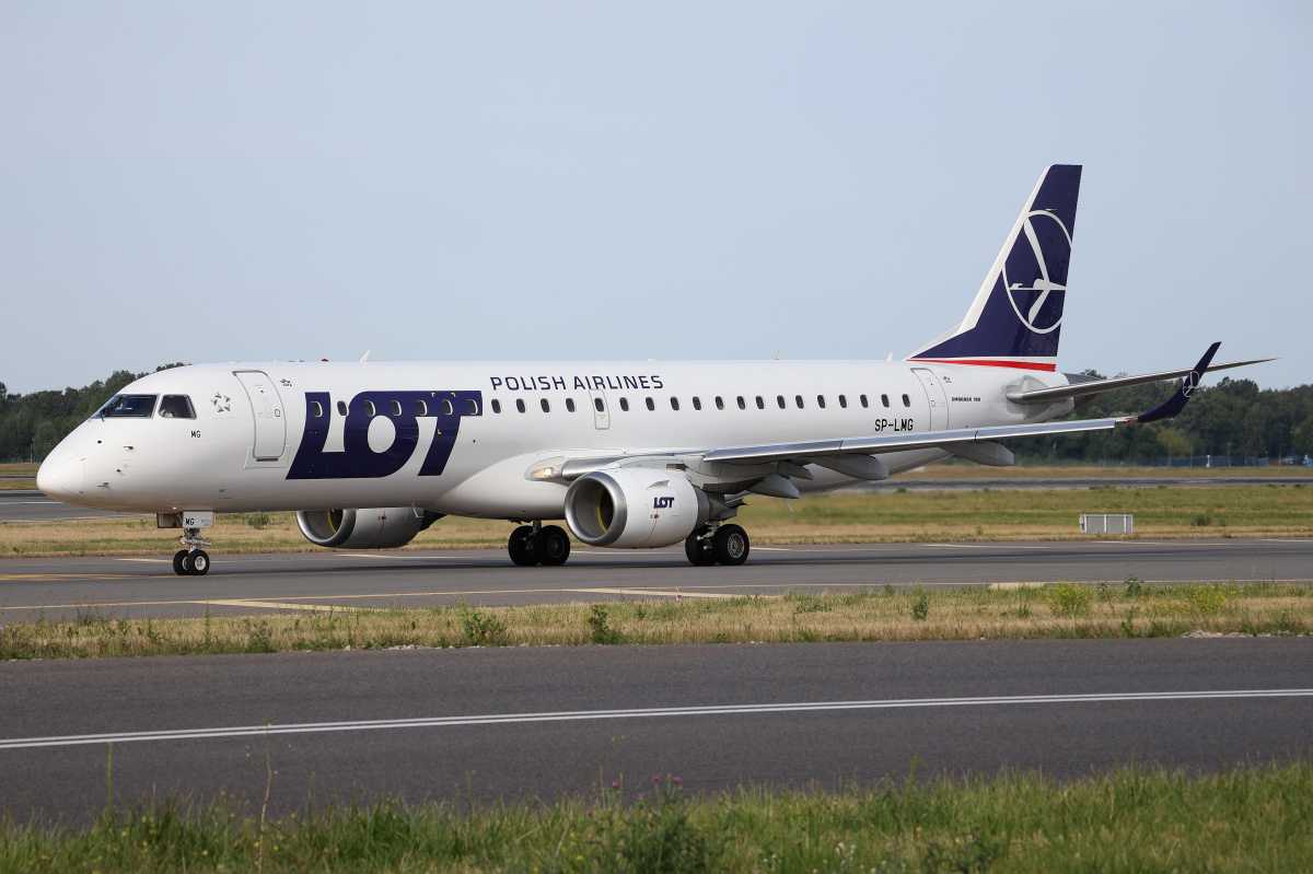 SP-LMG (Aircraft » EPWA Spotting » Embraer E190 » LOT Polish Airlines)