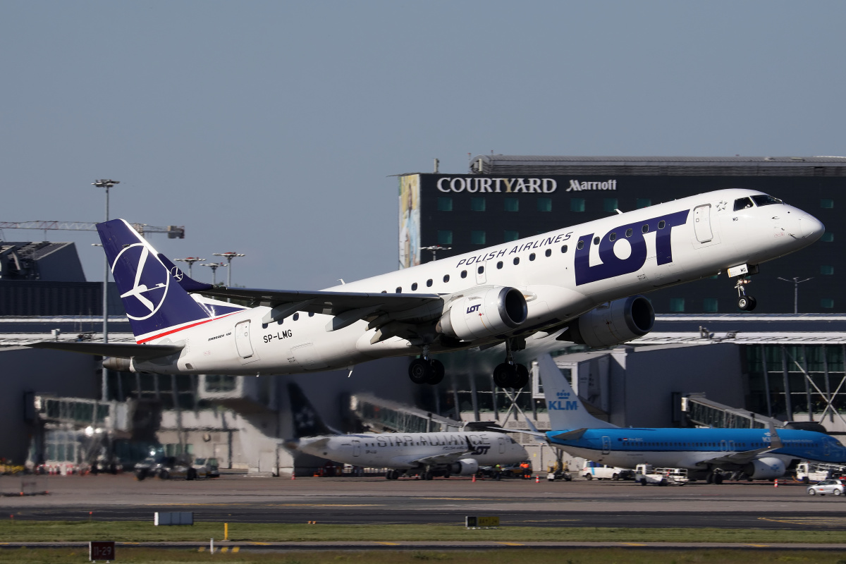 SP-LMG (Aircraft » EPWA Spotting » Embraer E190 (ERJ-190-100) » LOT Polish Airlines)