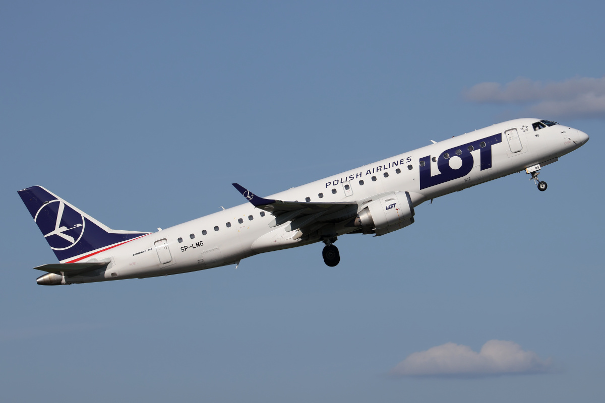 SP-LMG (Aircraft » EPWA Spotting » Embraer E190 » LOT Polish Airlines)