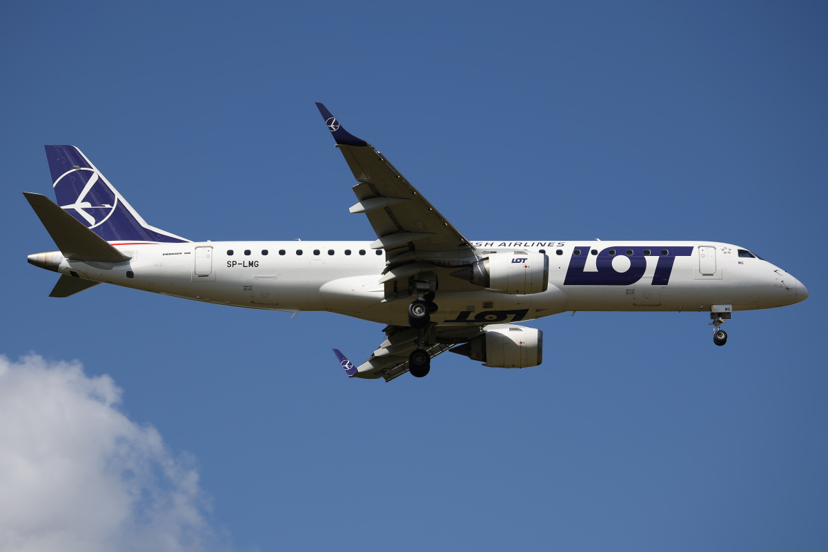 SP-LMG (Aircraft » EPWA Spotting » Embraer E190 » LOT Polish Airlines)