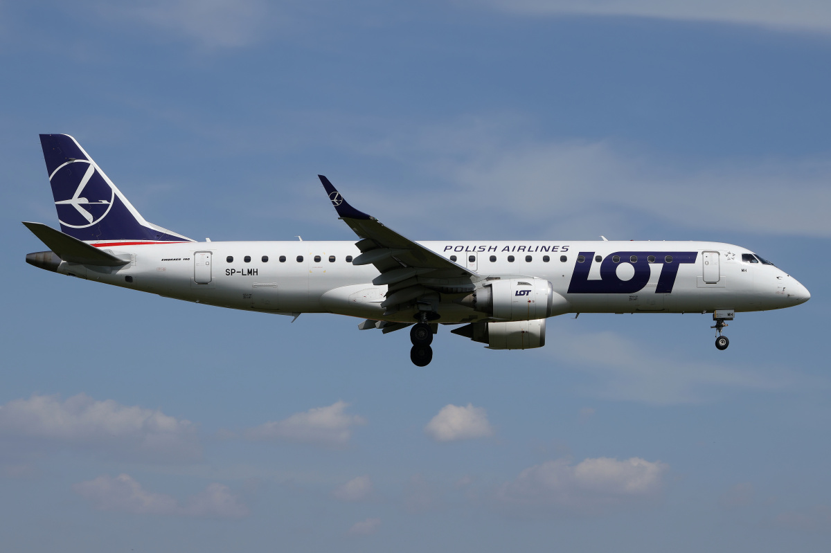 SP-LMH (Aircraft » EPWA Spotting » Embraer E190 (ERJ-190-100) » LOT Polish Airlines)