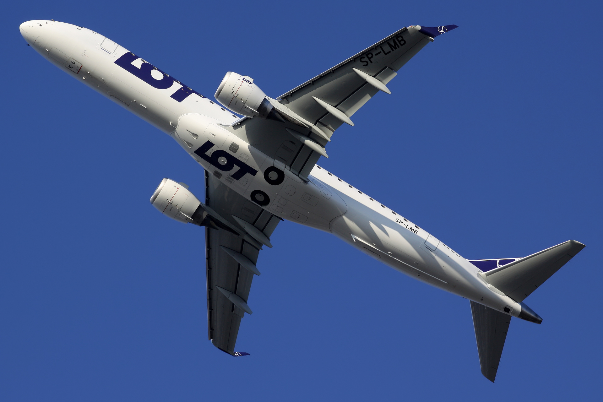 SP-LMB (Aircraft » EPWA Spotting » Embraer E190 » LOT Polish Airlines)