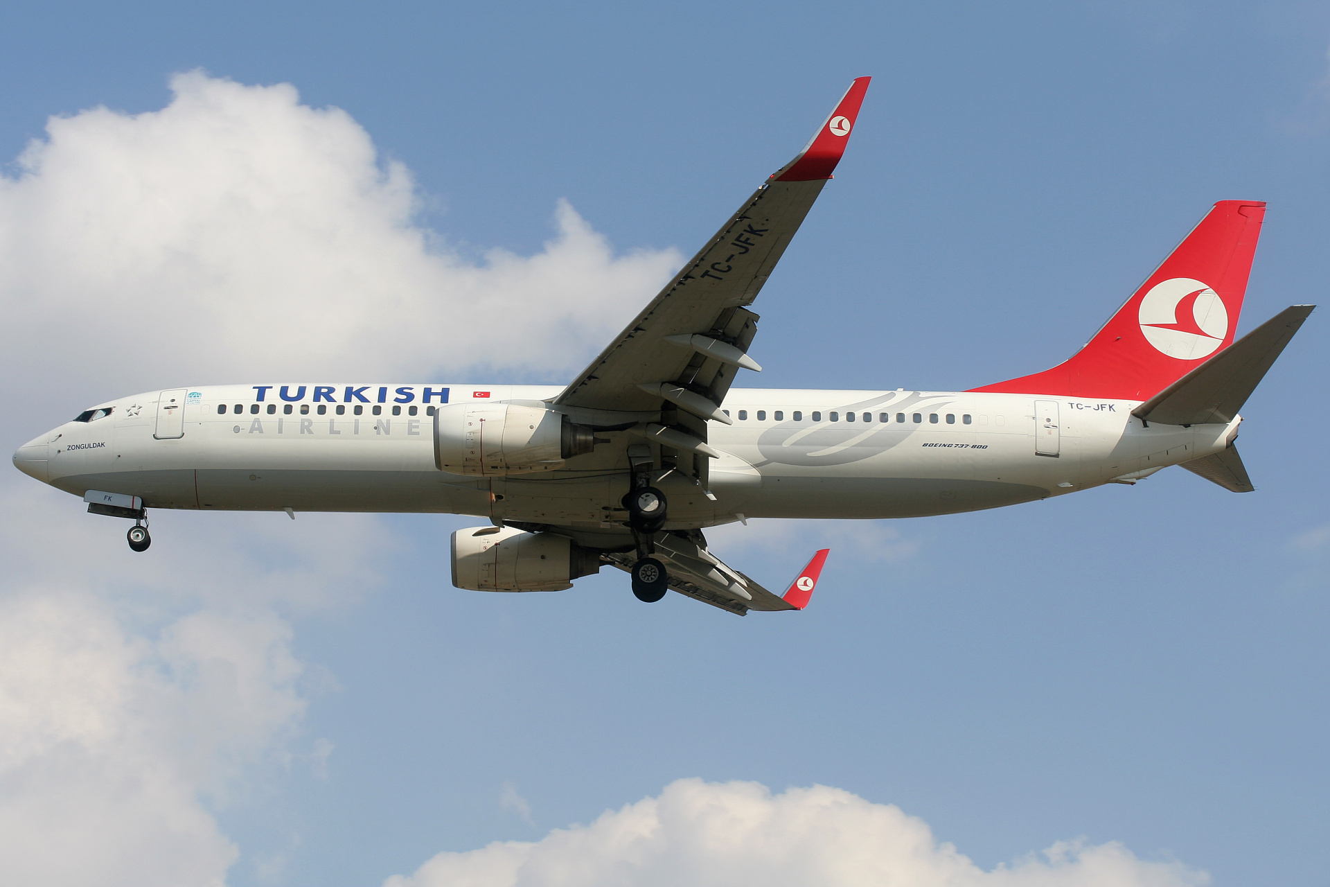 TC-JFK (Samoloty » Spotting na EPWA » Boeing 737-800 » THY Turkish Airlines)