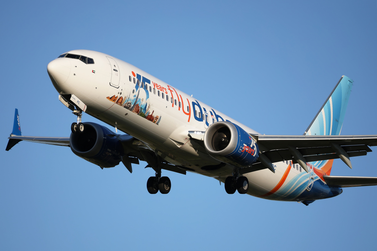 A6-FPC (malowanie 15. lat) (Samoloty » Spotting na EPWA » Boeing 737-8 MAX » FlyDubai)