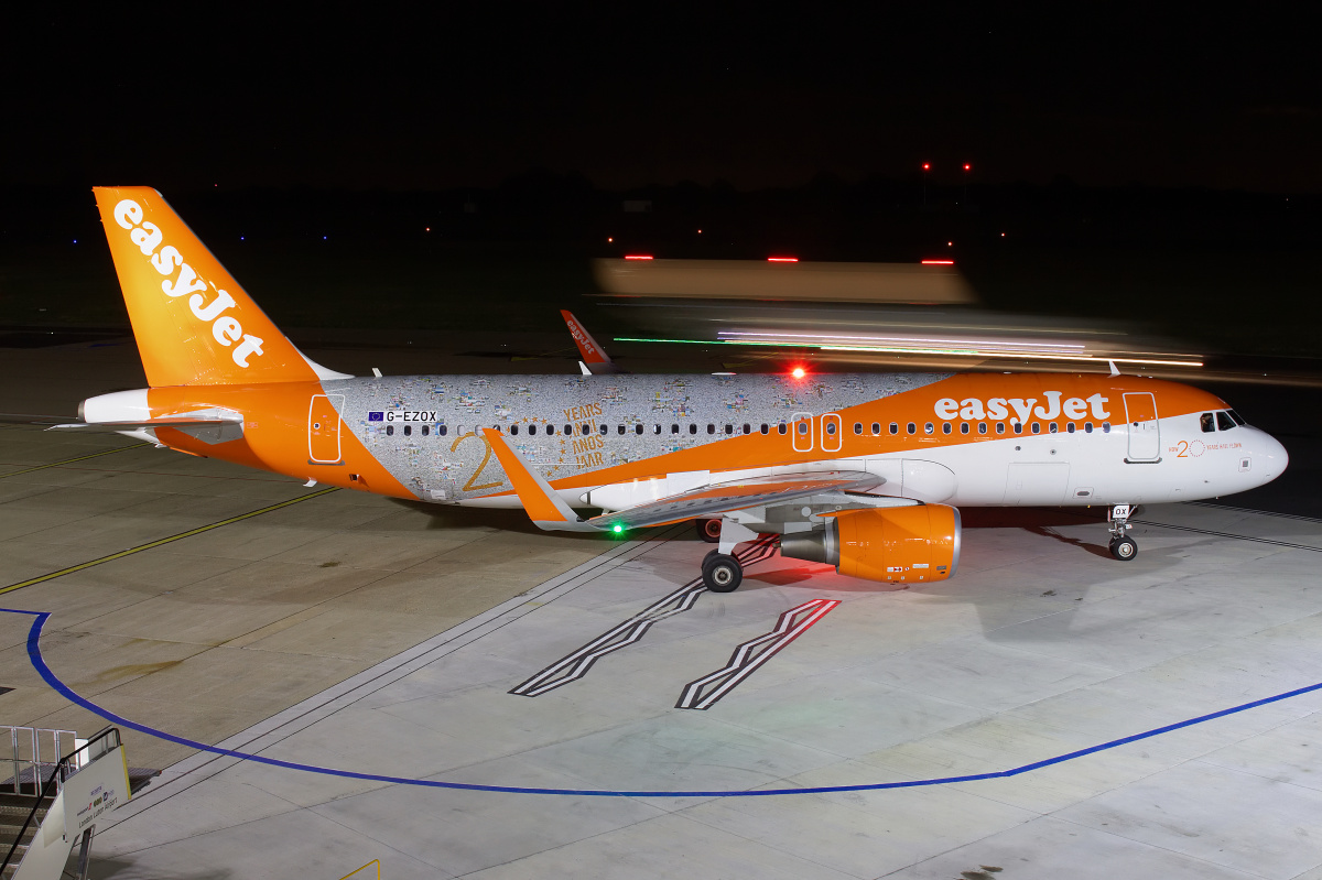 G-EZOX, EasyJet ("How 20 Years Have Flown" livery)