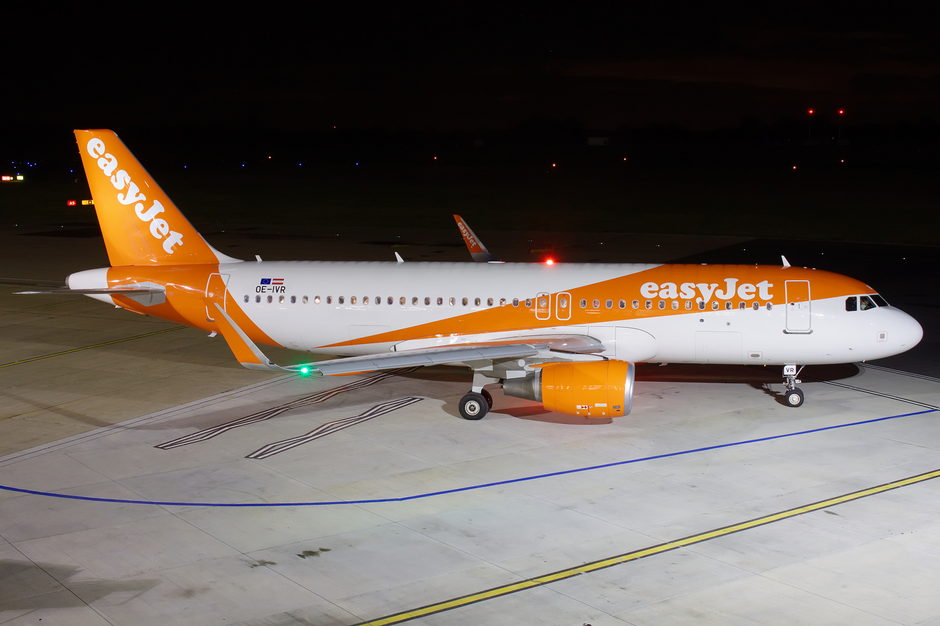 OE-IVR, EasyJet (Samoloty » Londyn Luton » Airbus A320-200)