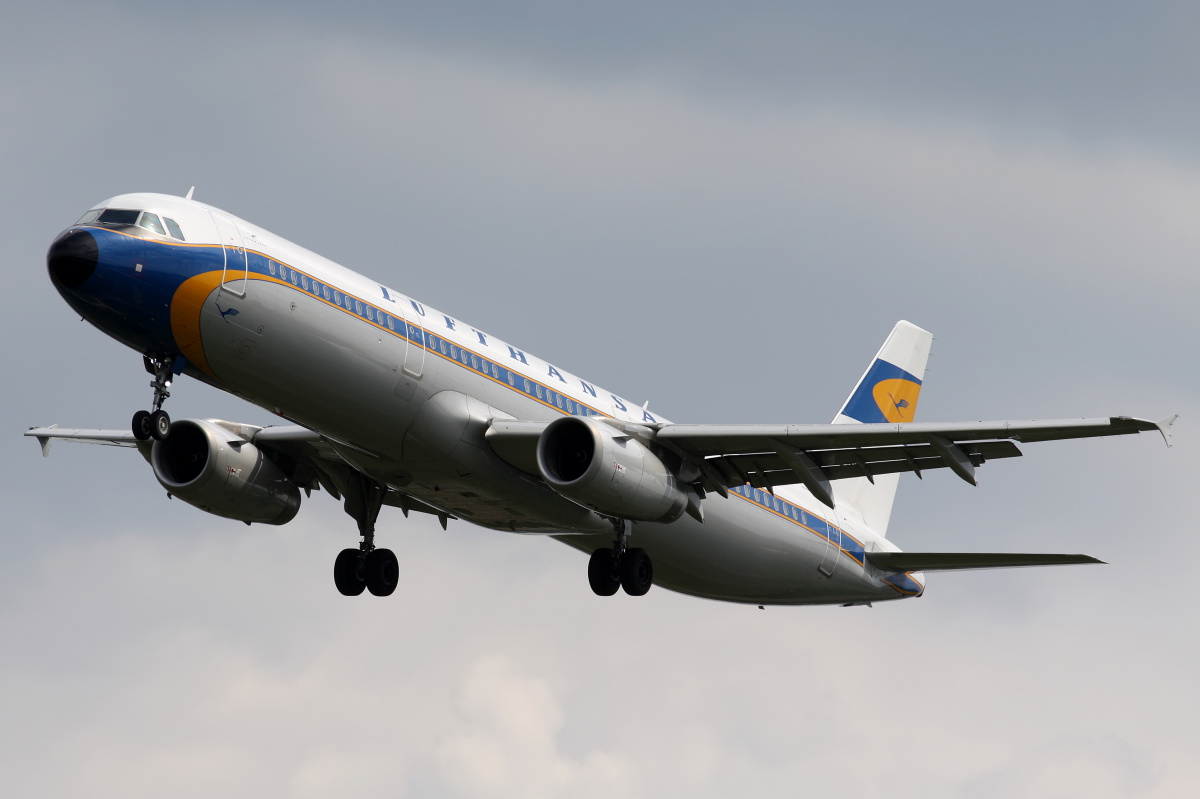 D-AIDV, Lufthansa (retro livery)