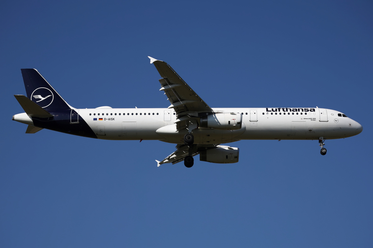 D-AISK (Samoloty » Spotting na EPWA » Airbus A321-200 » Lufthansa)