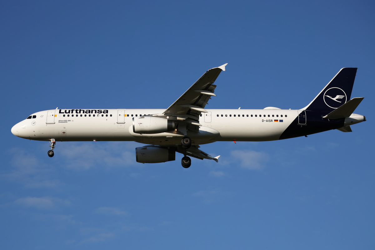 D-AISR (Samoloty » Spotting na EPWA » Airbus A321-200 » Lufthansa)