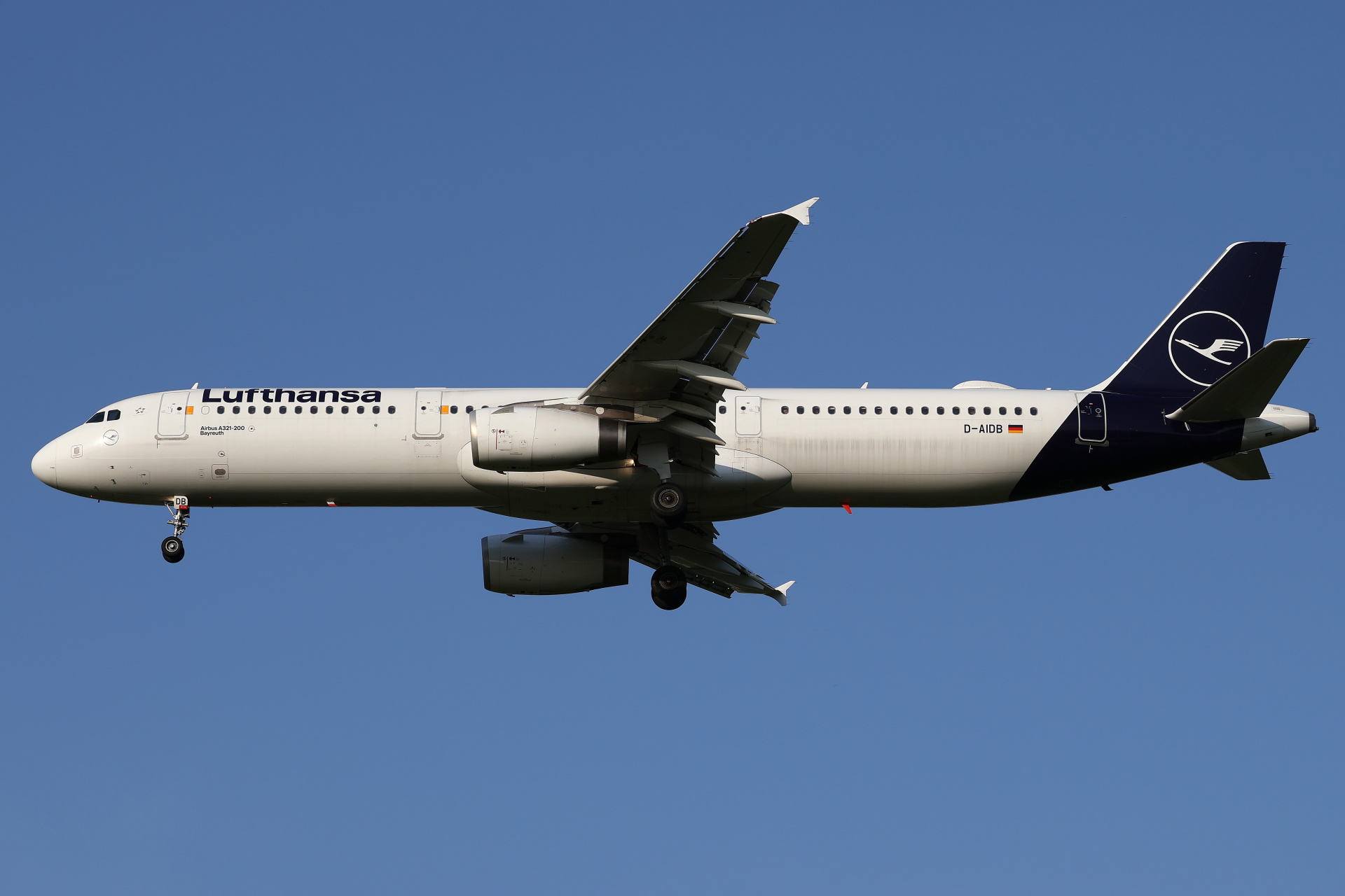 D-AIDB (Aircraft » EPWA Spotting » Airbus A321-200 » Lufthansa)