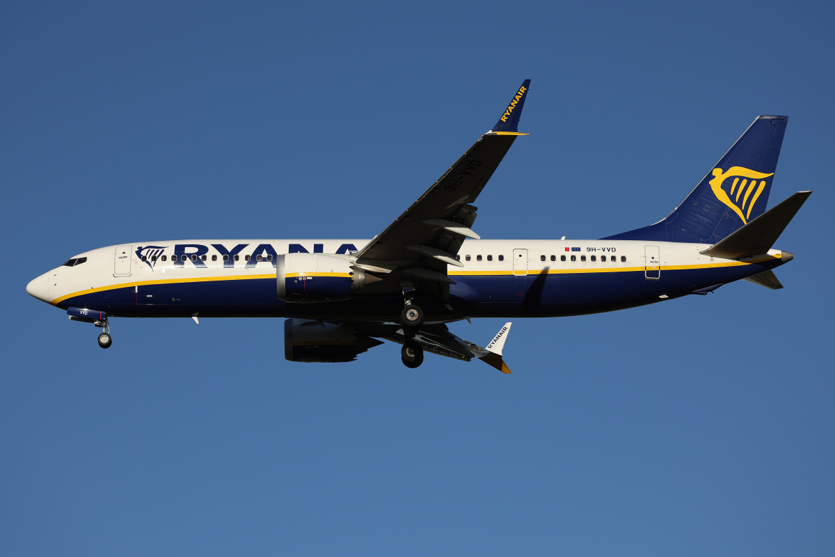 9H-VVD (Malta Air) (Aircraft » EPWA Spotting » Boeing 737-8 MAX » MAX 8-200 » Ryanair)