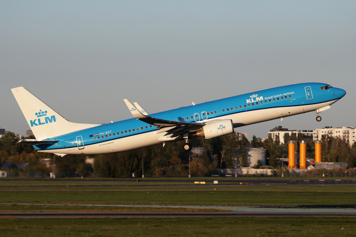 PH-BXT (Aircraft » EPWA Spotting » Boeing 737-900 » KLM Royal Dutch Airlines)