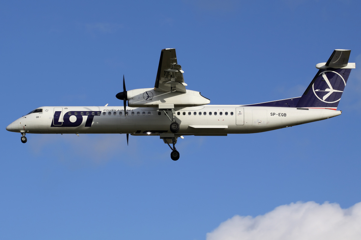 SP-EQB (Aircraft » EPWA Spotting » De Havilland Canada DHC-8 Dash 8 » LOT Polish Airlines)