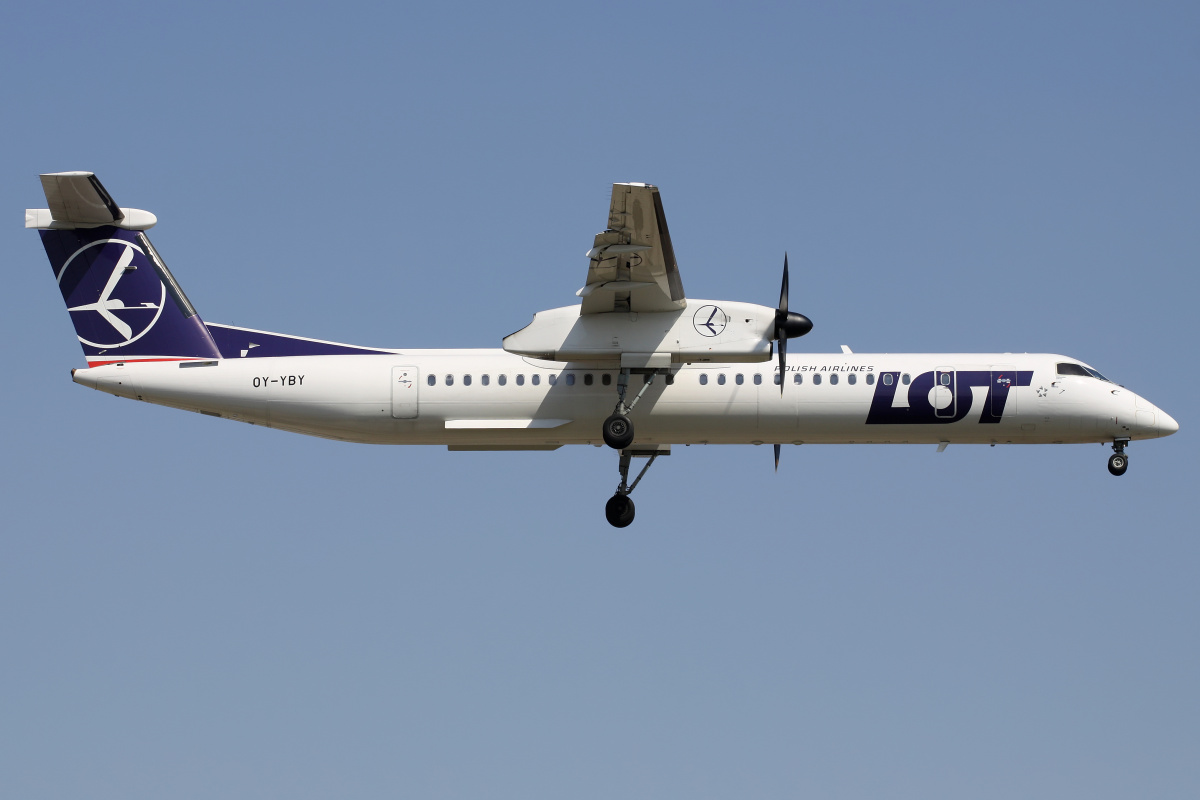 OY-YBY (Aircraft » EPWA Spotting » De Havilland Canada DHC-8 Dash 8 » LOT Polish Airlines)