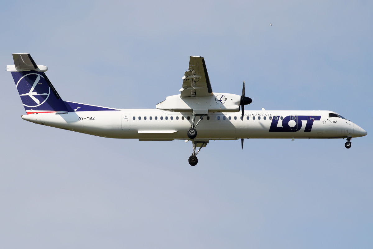 OY-YBZ (Aircraft » EPWA Spotting » De Havilland Canada DHC-8 Dash 8 » LOT Polish Airlines)