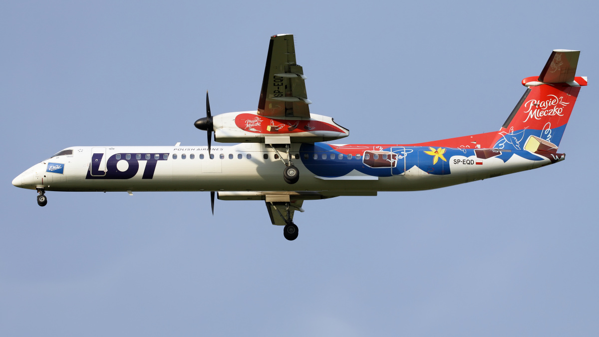 SP-EQD (Wedel Ptasie Mleczko livery) (Aircraft » EPWA Spotting » De Havilland Canada DHC-8 Dash 8 » LOT Polish Airlines)