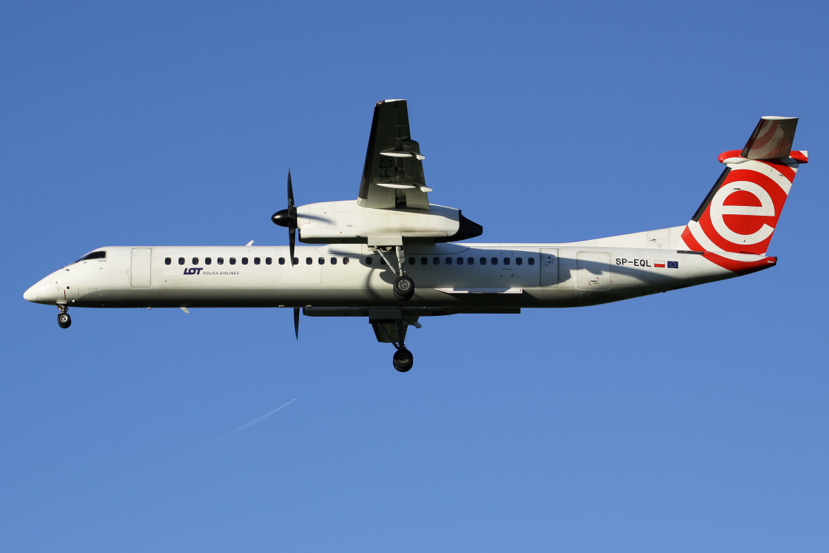 SP-EQL (EuroLOT partial livery) (Aircraft » EPWA Spotting » De Havilland Canada DHC-8 Dash 8 » LOT Polish Airlines)