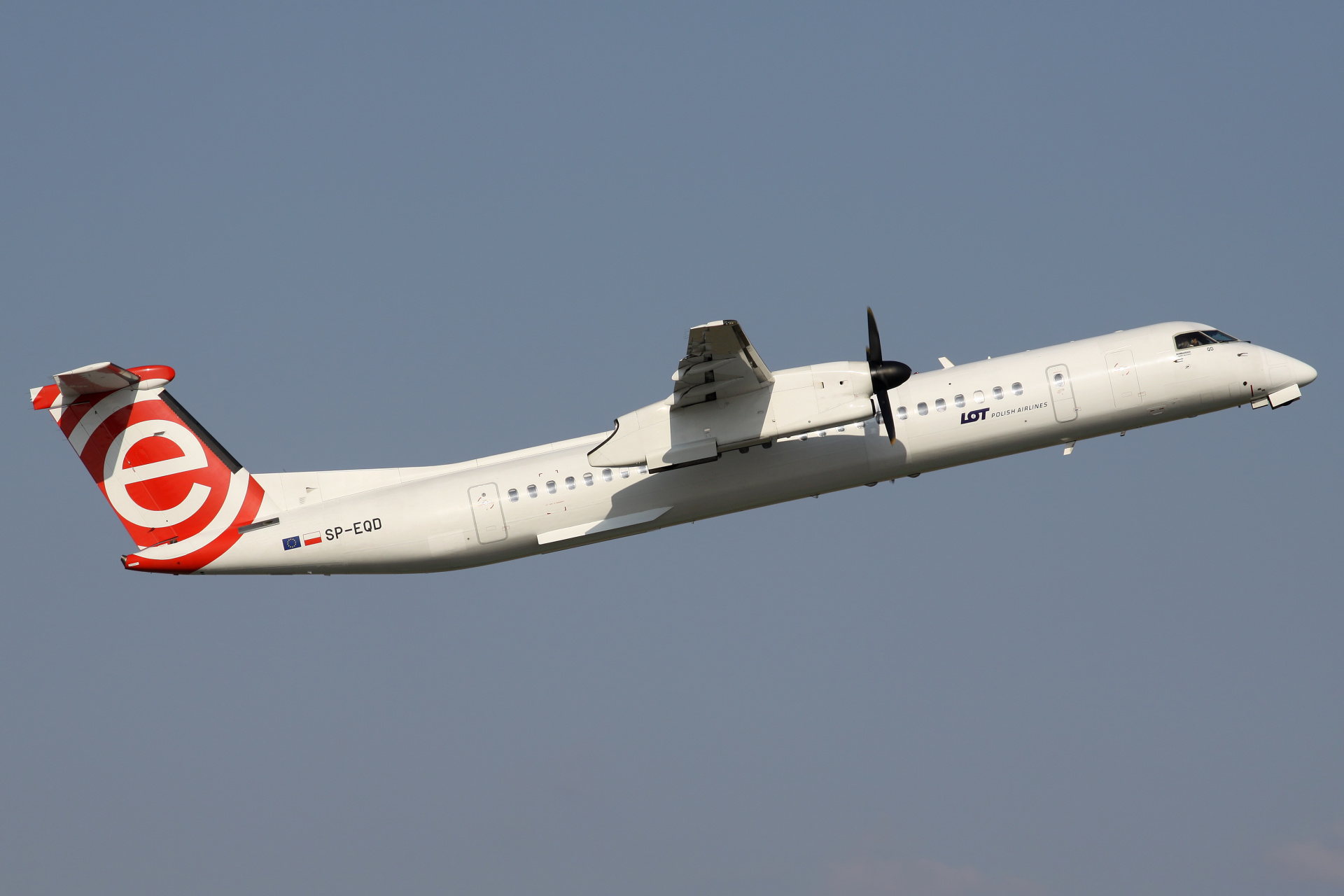 SP-EQD (EuroLOT partial livery) (Aircraft » EPWA Spotting » De Havilland Canada DHC-8 Dash 8 » LOT Polish Airlines)