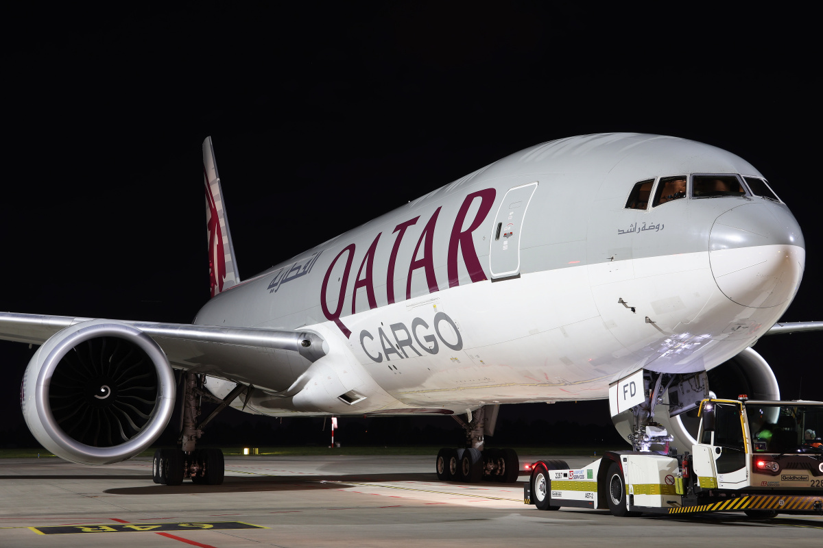 A7-BFD (Samoloty » Spotting na EPWA » Boeing 777F » Qatar Airways Cargo)