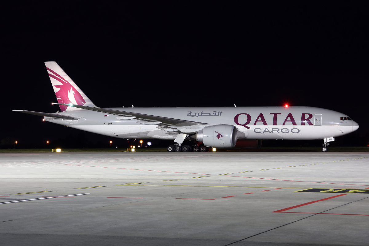 A7-BFH (Samoloty » Spotting na EPWA » Boeing 777F » Qatar Airways Cargo)