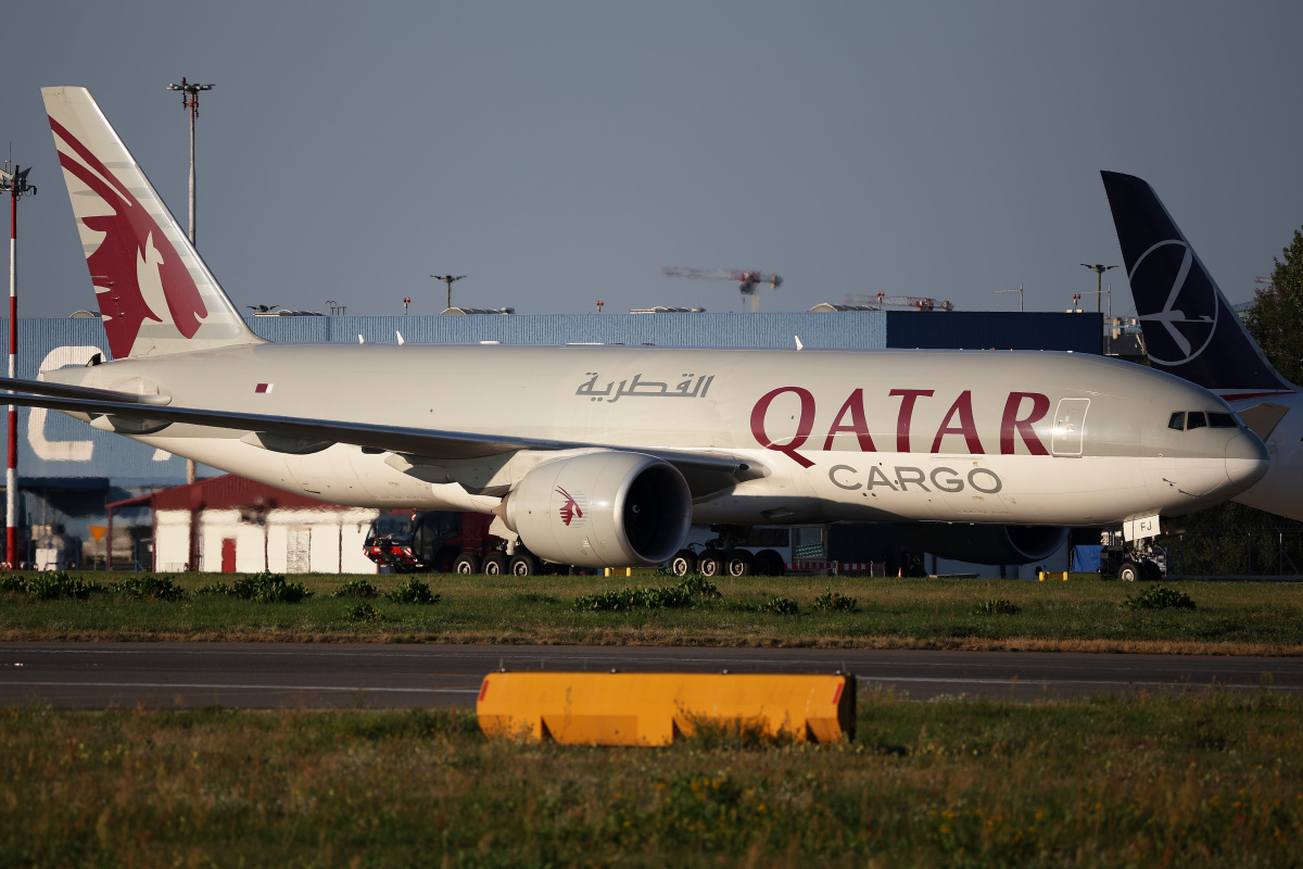 A7-BFJ (Aircraft » EPWA Spotting » Boeing 777F » Qatar Airways Cargo)