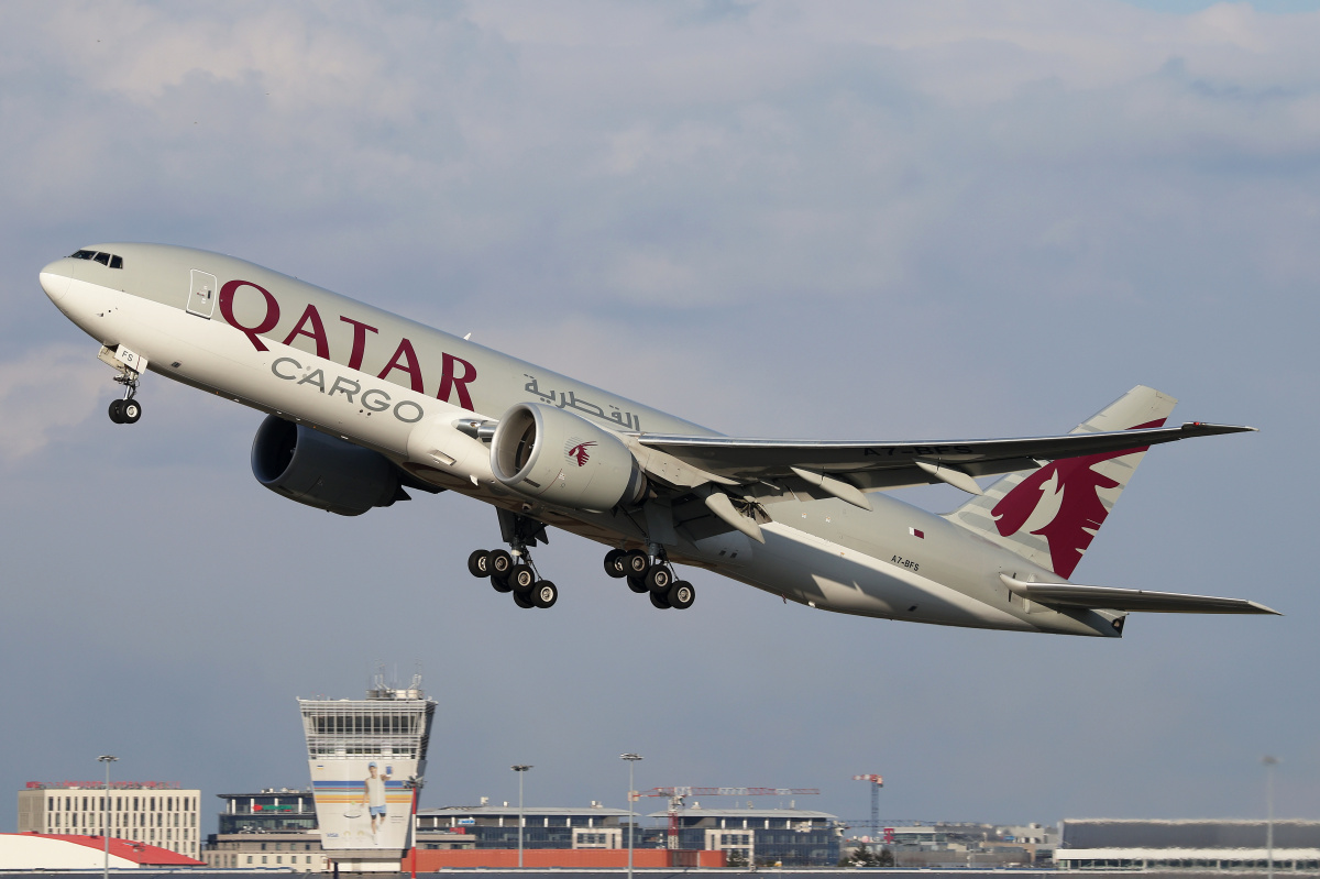 A7-BFS (Aircraft » EPWA Spotting » Boeing 777F » Qatar Airways Cargo)