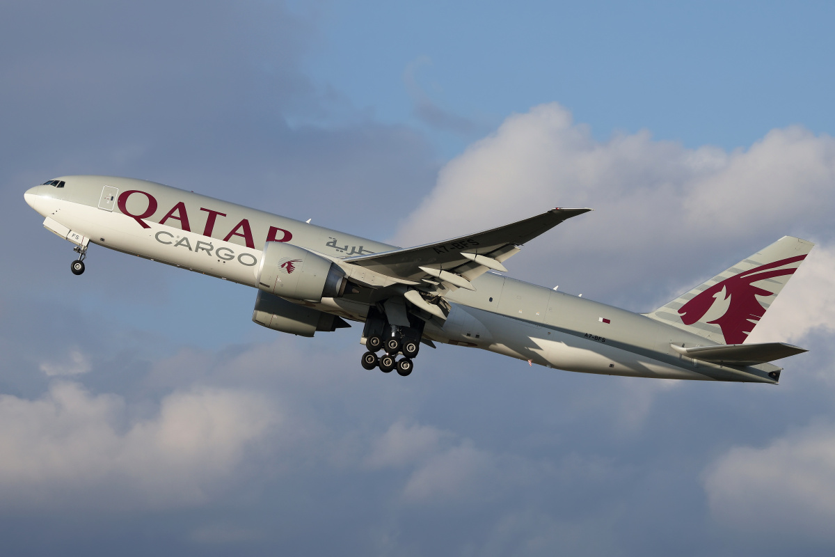 A7-BFS (Samoloty » Spotting na EPWA » Boeing 777F » Qatar Airways Cargo)