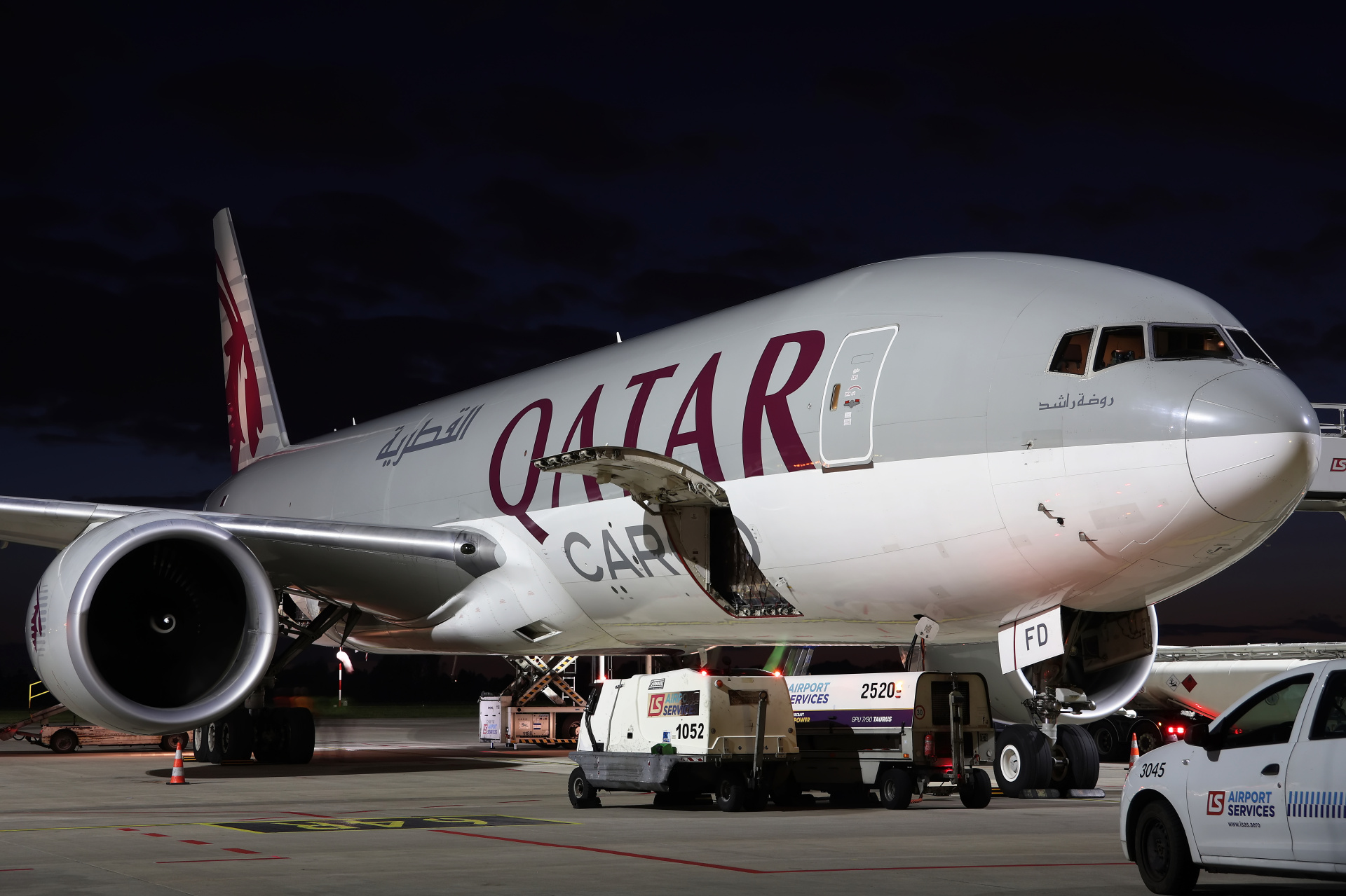 A7-BFD (Aircraft » EPWA Spotting » Boeing 777F » Qatar Airways Cargo)