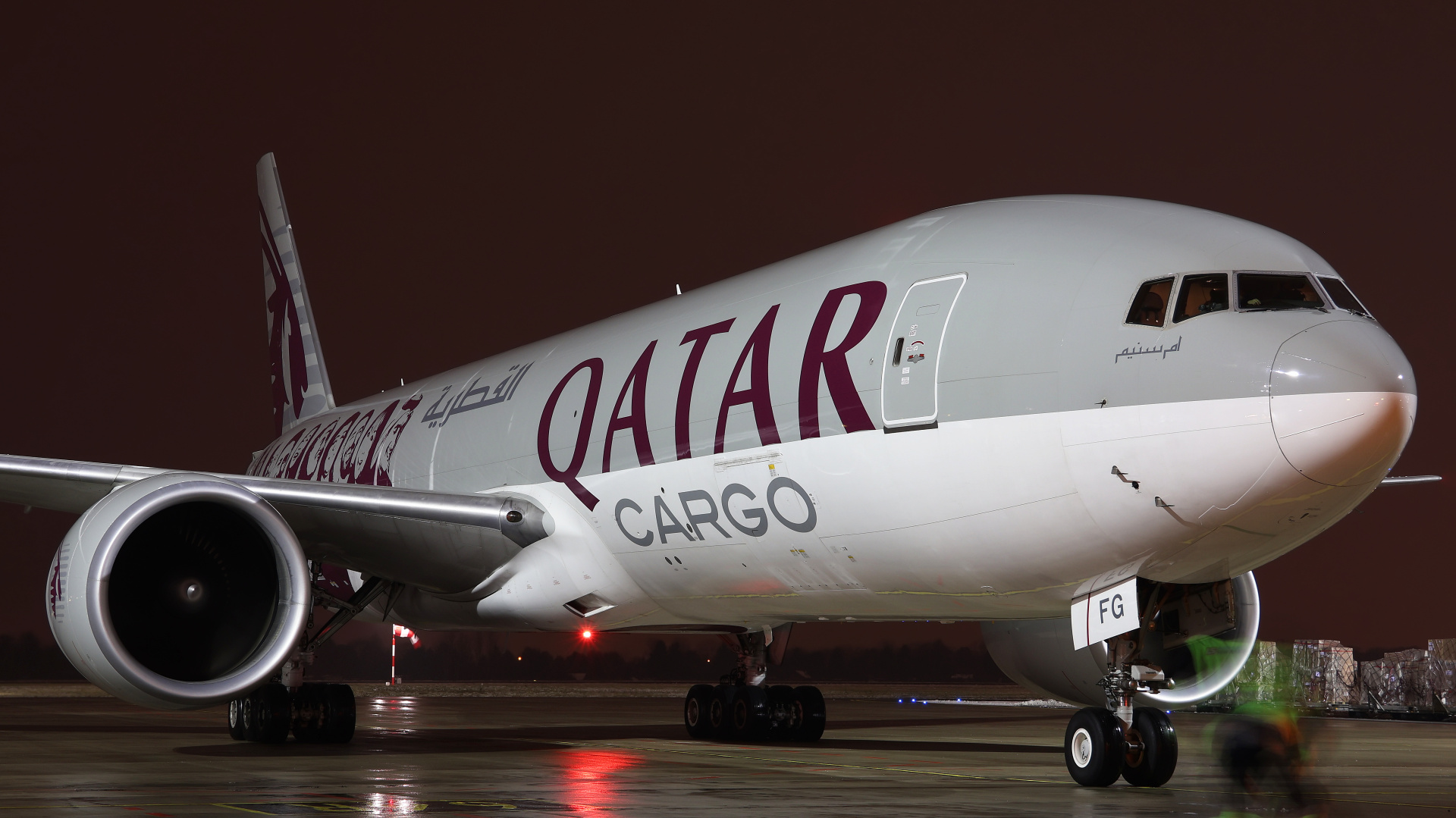 A7-BFG (malowanie Moved by People) (Samoloty » Spotting na EPWA » Boeing 777F » Qatar Airways Cargo)