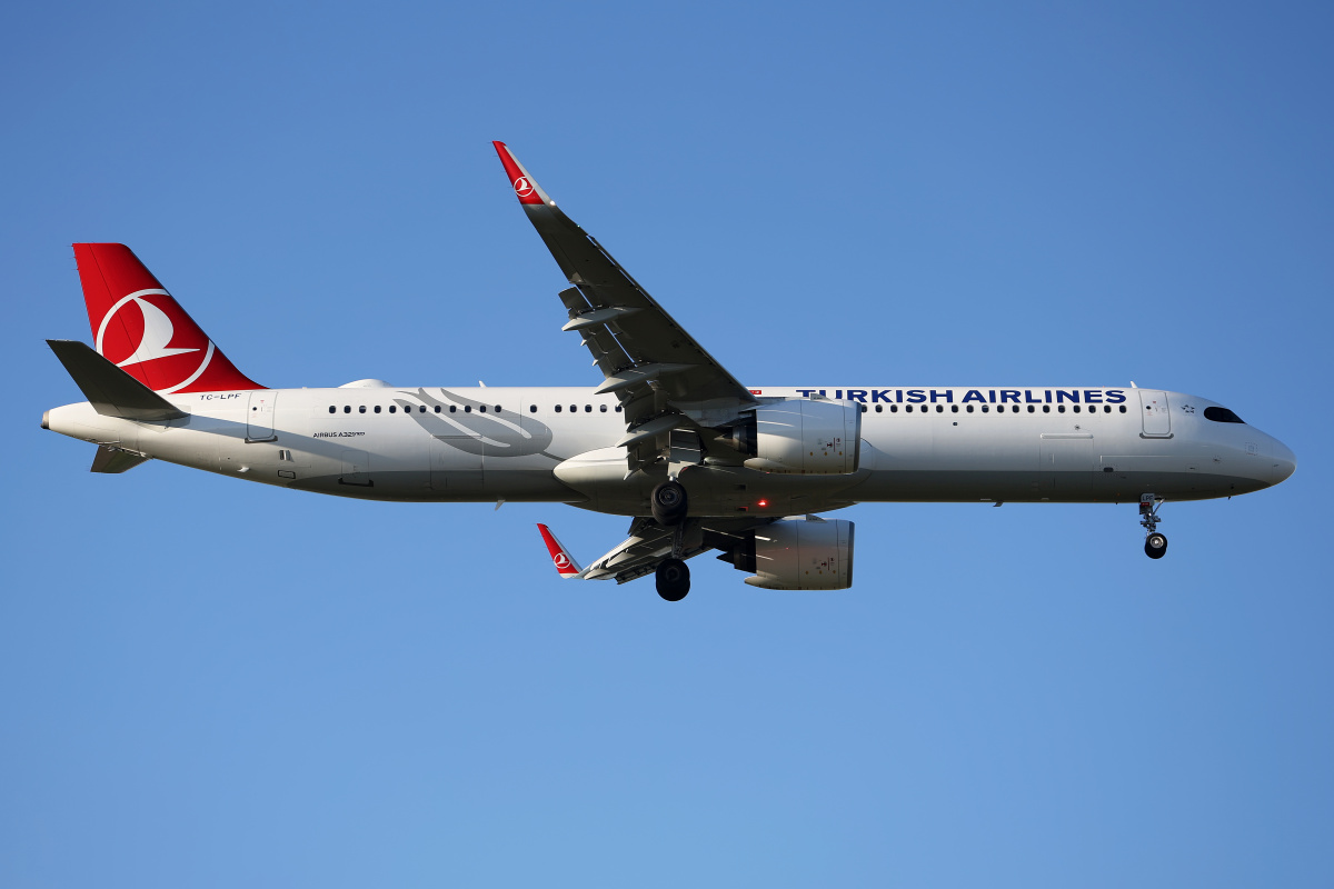 TC-LPF (Aircraft » EPWA Spotting » Airbus A321neo » THY Turkish Airlines)