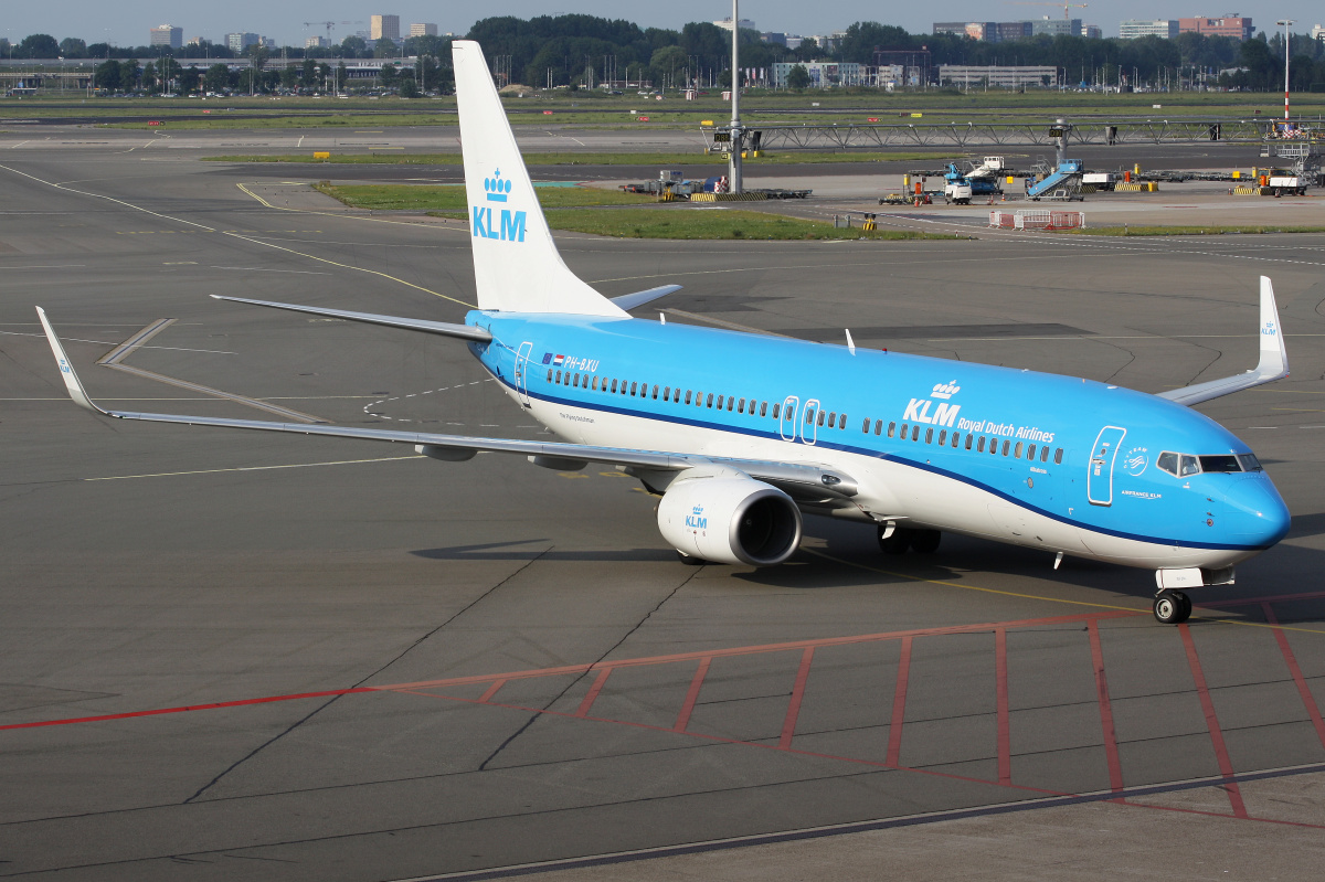 PH-BXU (Samoloty » Spotting na Schiphol » Boeing 737-800 » KLM Royal Dutch Airlines)