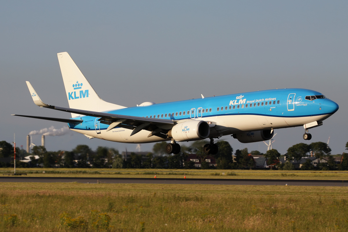 PH-BGB (Samoloty » Spotting na Schiphol » Boeing 737-800 » KLM Royal Dutch Airlines)