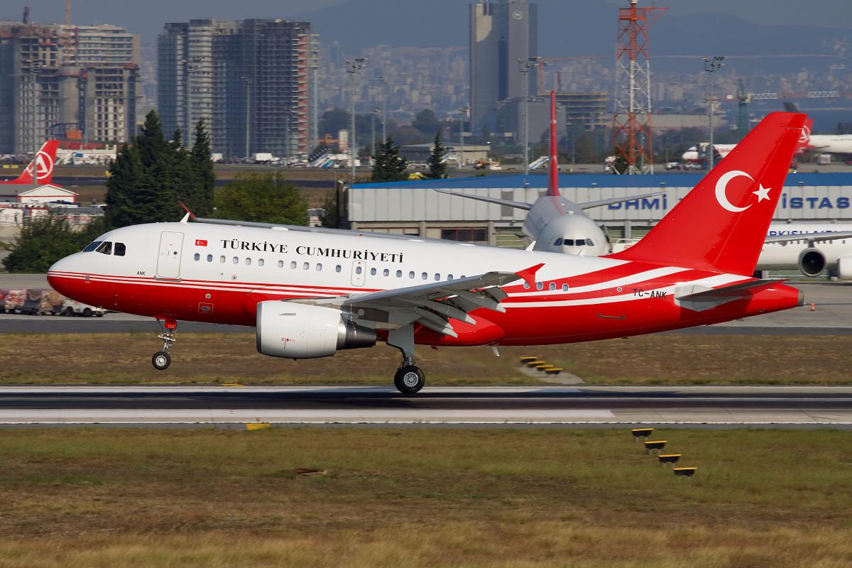 CJ, TC-ANK, Tureckie Siły Powietrzne (Samoloty » Port Lotniczy im. Atatürka w Stambule » Airbus A318-100)