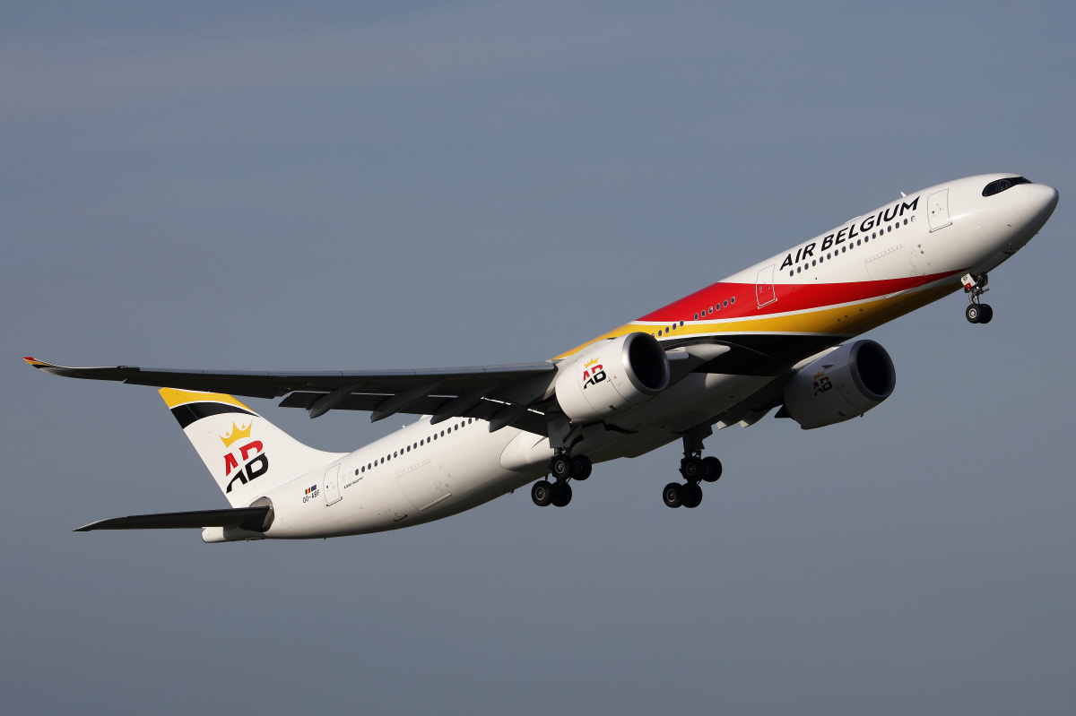 OO-ABF (Aircraft » EPWA Spotting » Airbus A330-900 (A330neo) » Air Belgium)