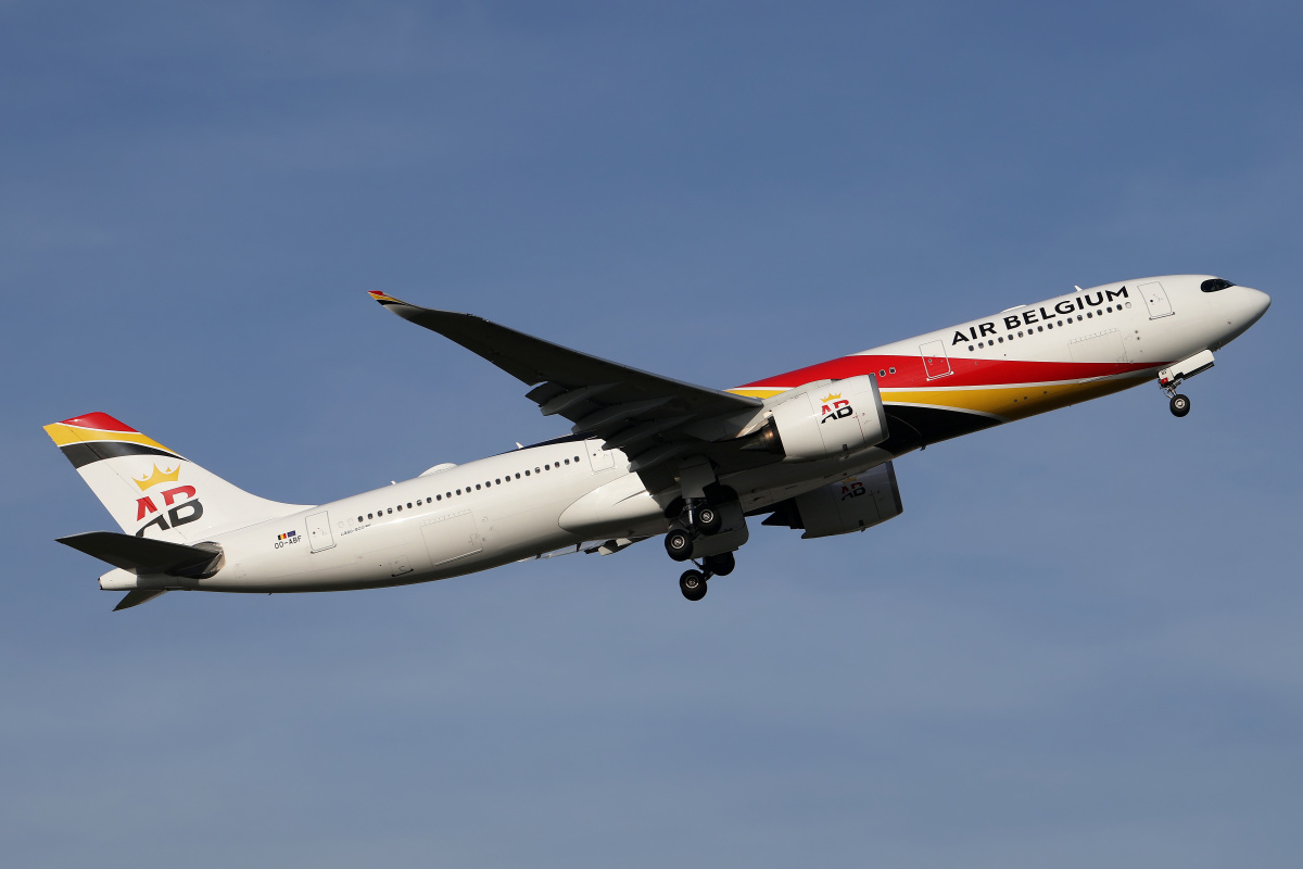 OO-ABF (Aircraft » EPWA Spotting » Airbus A330-900 (A330neo) » Air Belgium)