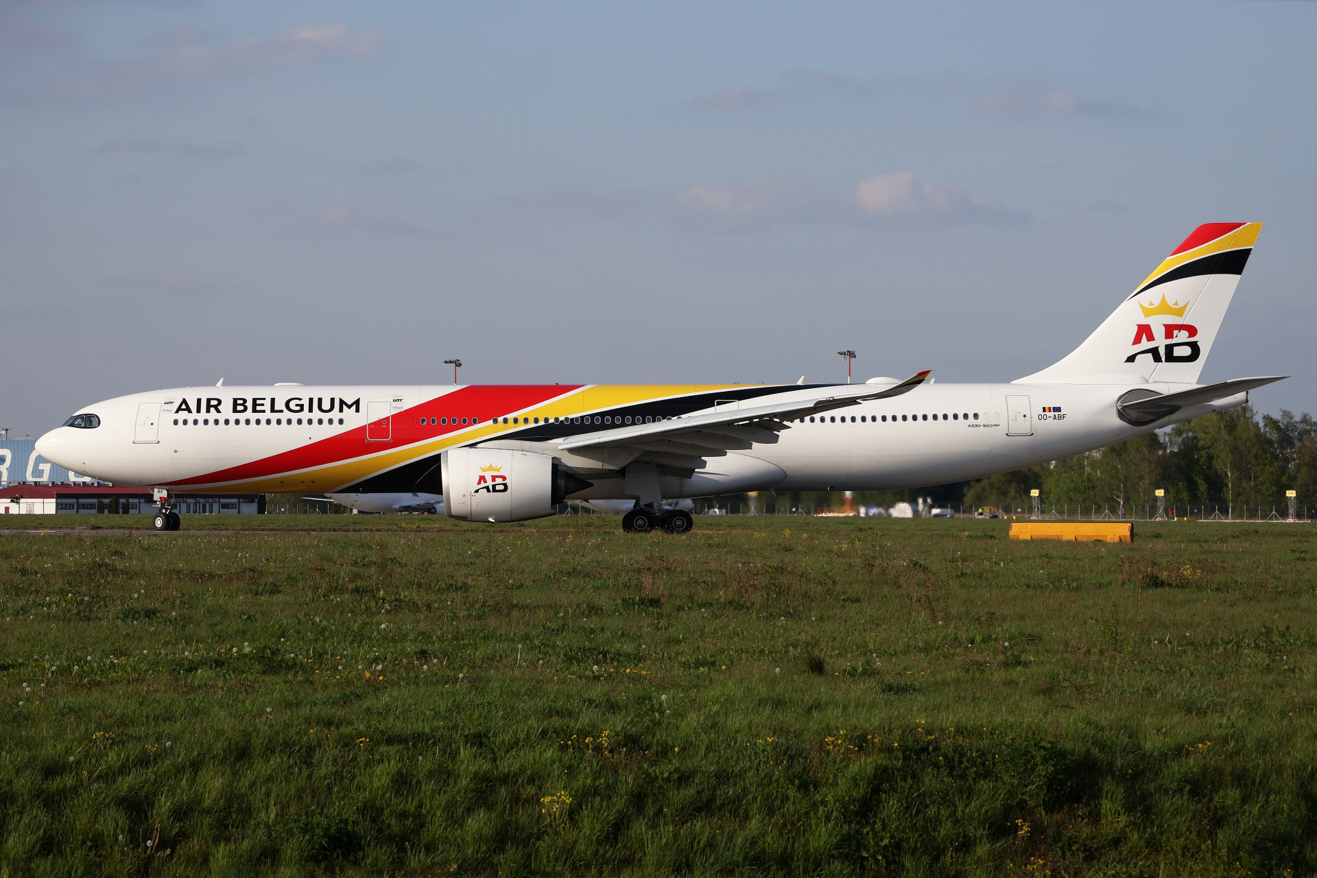 OO-ABF (Samoloty » Spotting na EPWA » Airbus A330-900 (A330neo) » Air Belgium)