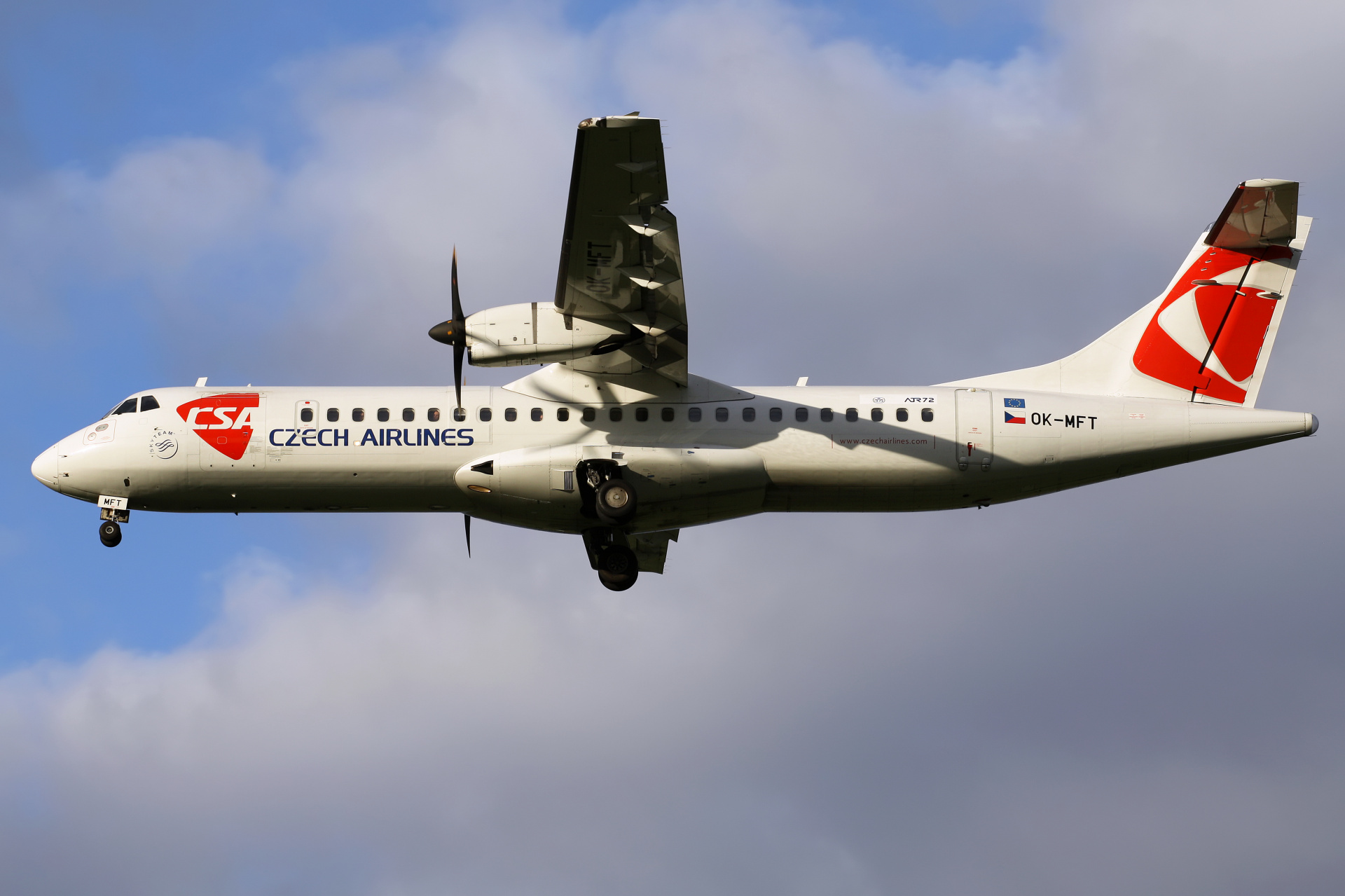 OK-MFT (Samoloty » Spotting na EPWA » ATR 72 » CSA Czech Airlines)