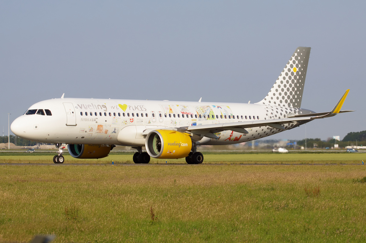 EC-NAJ ("We Love Places" livery) (Aircraft » Schiphol Spotting » Airbus A320neo » Vueling Airlines)