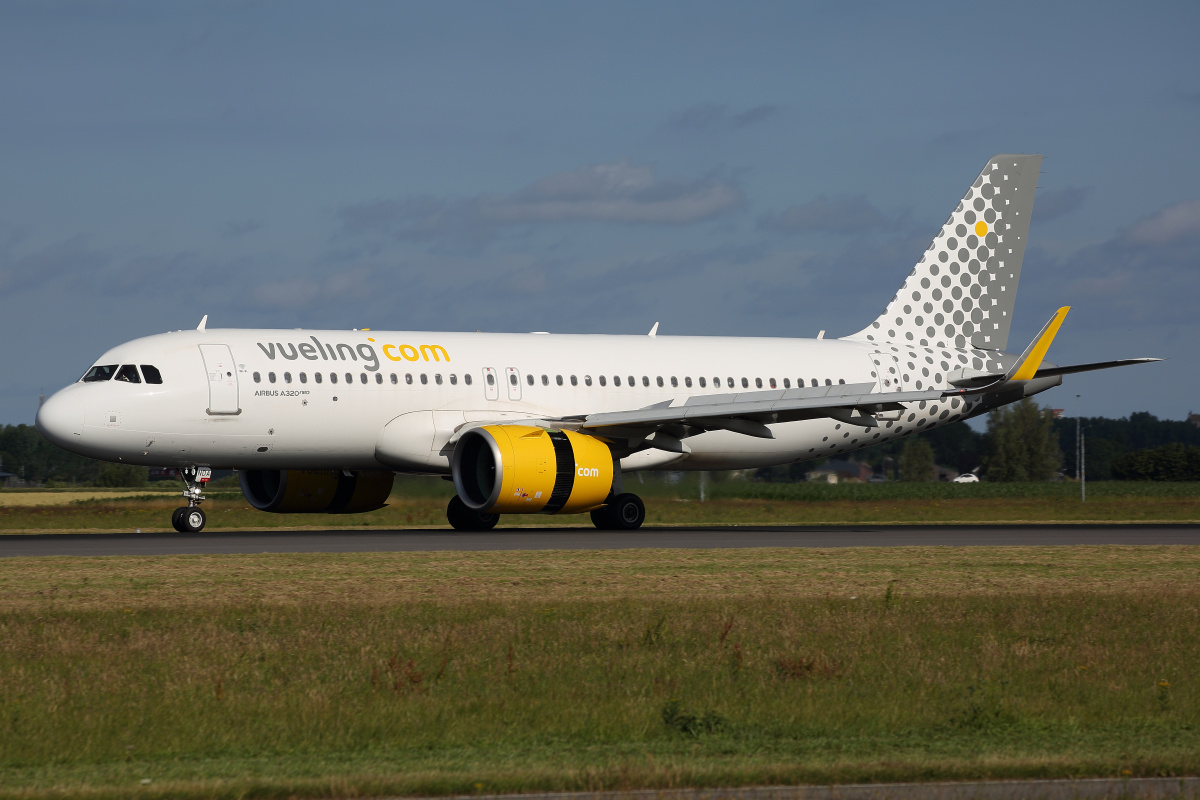 EC-NDA (Samoloty » Spotting na Schiphol » Airbus A320neo » Vueling Airlines)